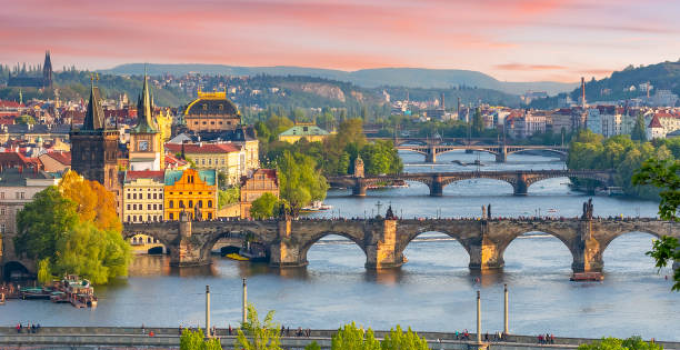 10 Places to Avoid in Prague